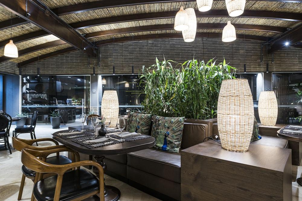 Movich Hotel Las Lomas Rionegro Exterior foto Interior of the restaurant