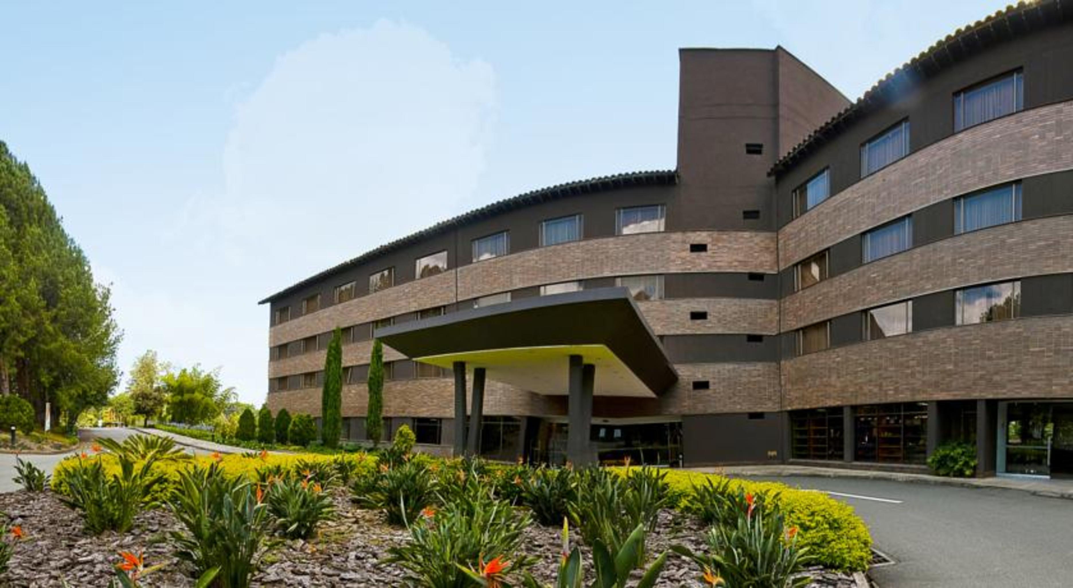 Movich Hotel Las Lomas Rionegro Exterior foto The main entrance of the University of Roehampton