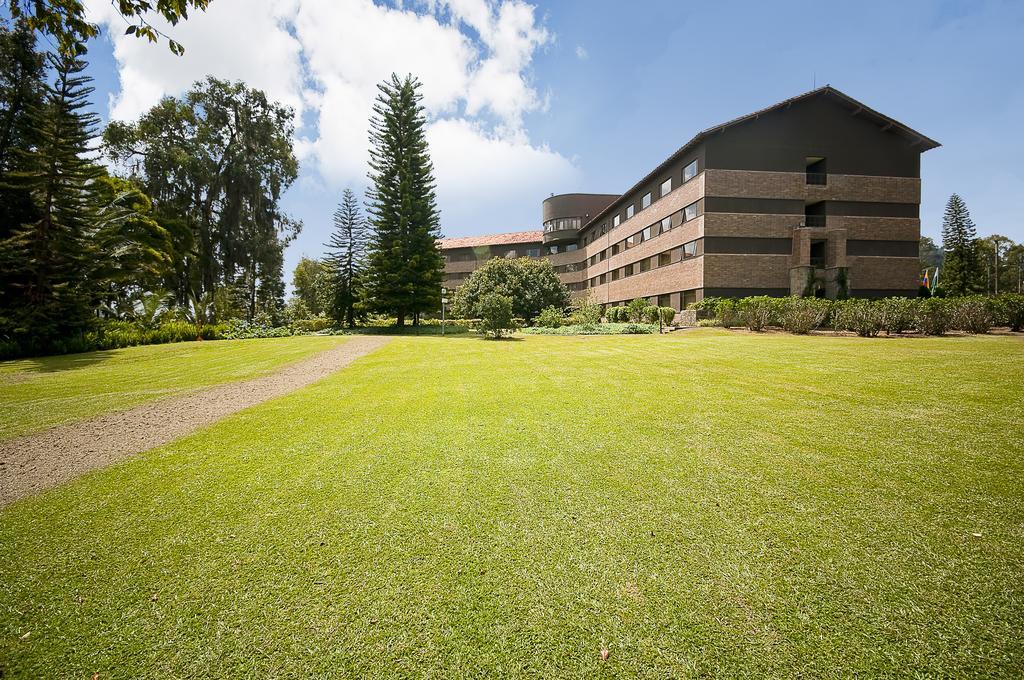 Movich Hotel Las Lomas Rionegro Exterior foto The main building of the University of Gävle