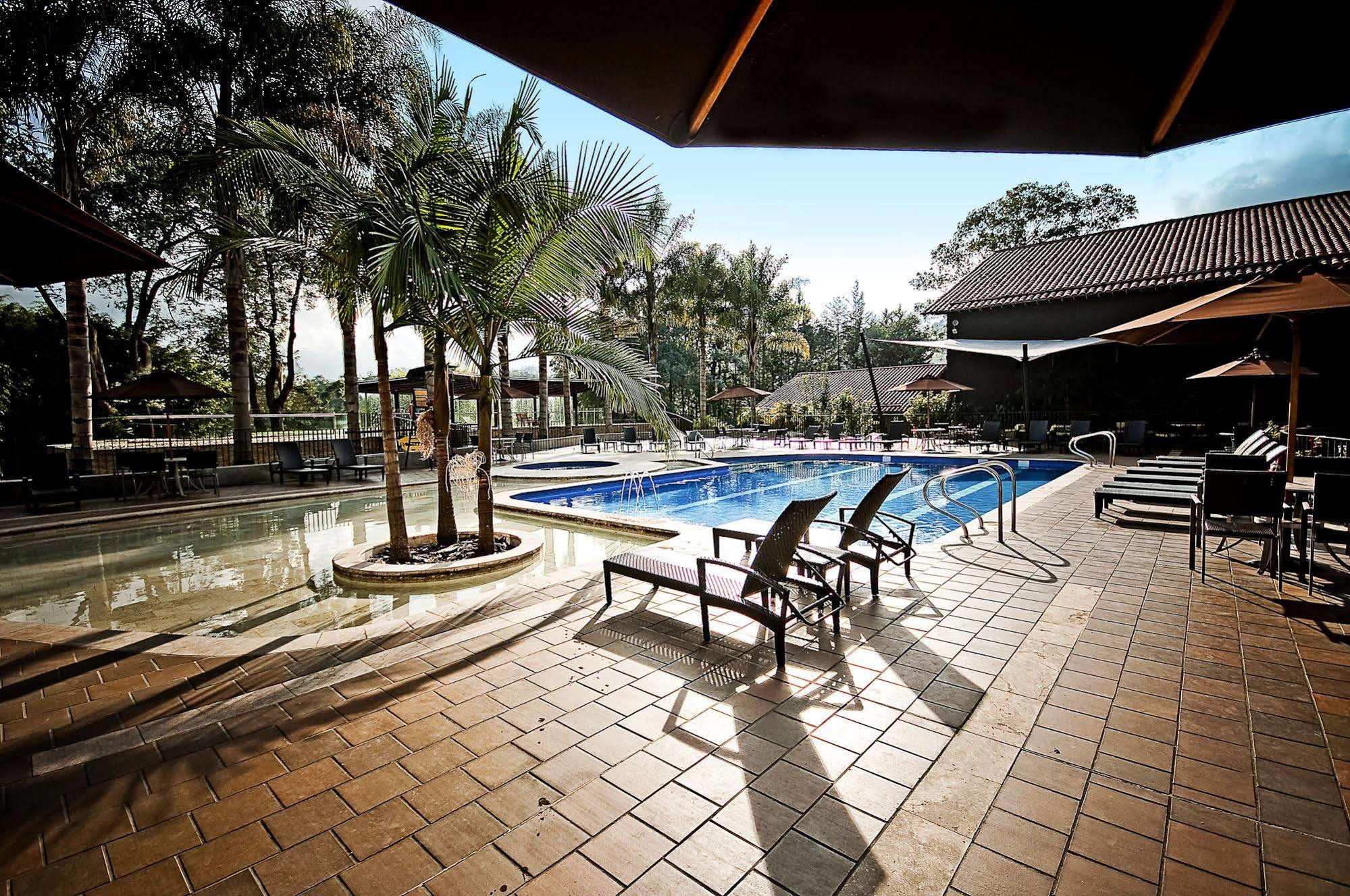 Movich Hotel Las Lomas Rionegro Exterior foto The swimming pool at the resort