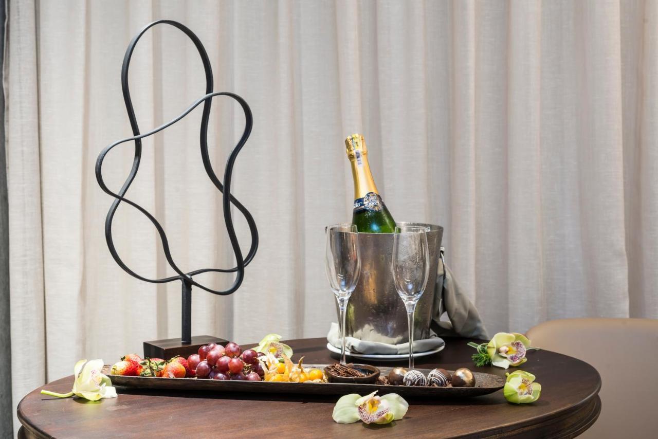 Movich Hotel Las Lomas Rionegro Exterior foto A wine cooler
